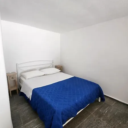 Guest house Mykonian